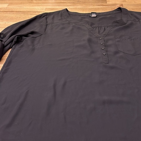 TORRID ⭐️ blouse - Picture 3 of 7